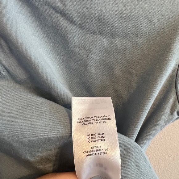 ARITZIA TNA match cropped button down t shirt top - Picture 3 of 3